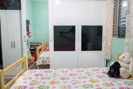 Casa à venda com 186m², 5 quartos e 2 vagas Casa à venda com 186m², 5 quartos e 2 vagasCloset do quarto 1