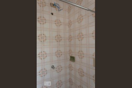 Banheiro de kitnet/studio para alugar com 1 quarto, 30m² em Partenon, Porto Alegre