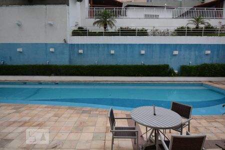 Apartamento à venda com 67m², 2 quartos e 1 vagaÁrea comum - Piscina