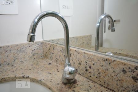 Apartamento à venda com 67m², 2 quartos e 1 vagaBanheiro da Suíte - Torneira
