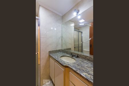 Banheiro de apartamento para alugar com 3 quartos, 72m² em Santa Teresinha, São Paulo