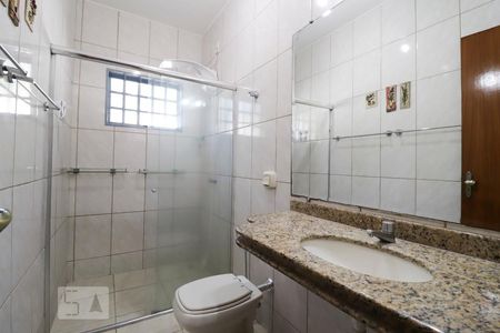 Casa para alugar com 286m², 3 quartos e 4 vagas Casa para alugar com 286m², 3 quartos e 4 vagasBanheiro da suíte 3