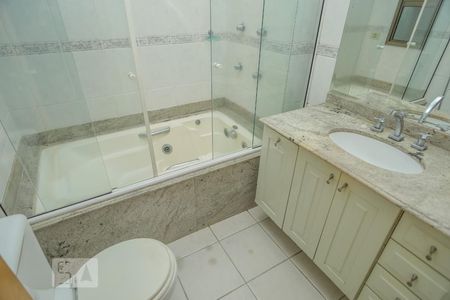 Apartamento para alugar com 90m², 3 quartos e 2 vagasBanheiro da Suíte