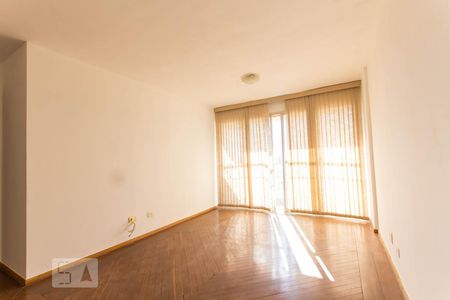 Sala de apartamento para alugar com 3 quartos, 89m² em Setor Central, Goiânia