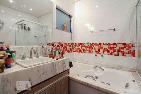 Casa à venda com 400m², 4 quartos e 8 vagasBanheiro Suíte 3