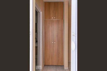 Hall do quarto e banheiro - Armário  de apartamento à venda com 1 quarto, 40m² em Penha, Rio de Janeiro