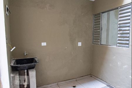 Casa de condomínio para alugar com 45m², 2 quartos e sem vaga Casa de condomínio para alugar com 45m², 2 quartos e sem vagaLavanderia