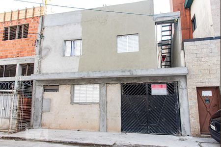Casa de condomínio para alugar com 45m², 2 quartos e sem vaga Casa de condomínio para alugar com 45m², 2 quartos e sem vagaFachada