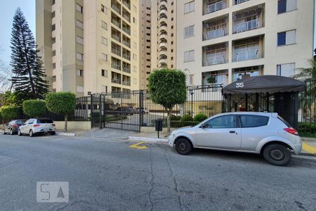Apartamento para alugar com 56m², 2 quartos e 1 vaga Apartamento para alugar com 56m², 2 quartos e 1 vagaFachada