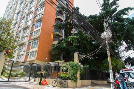 Apartamento para alugar com 136m², 1 quarto e 1 vagaFachada