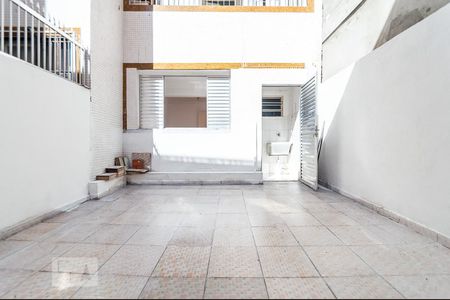 Apartamento à venda com 64m², 1 quarto e sem vagaQuintal