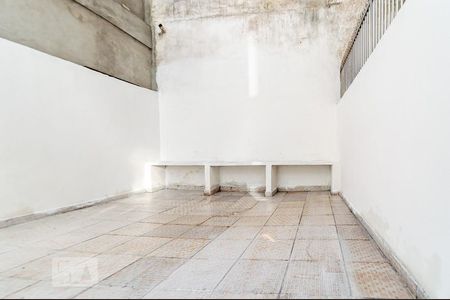 Apartamento à venda com 64m², 1 quarto e sem vagaQuintal