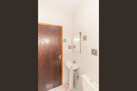 Banheiro de kitnet/studio para alugar com 1 quarto, 15m² em Jardim Promissão, São Paulo