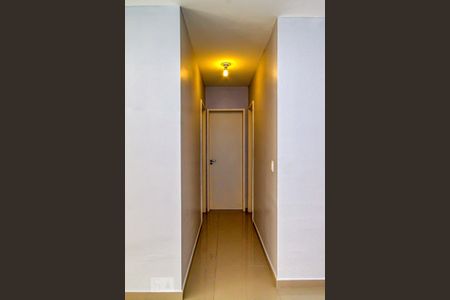 Apartamento à venda com 80m², 2 quartos e 1 vagaCorredor