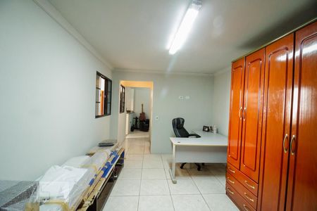Casa à venda com 170m², 3 quartos e 2 vagas Casa à venda com 170m², 3 quartos e 2 vagasQuarto - Edícula