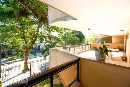 Apartamento à venda com 185m², 4 quartos e 2 vagasVaranda da Suíte 3