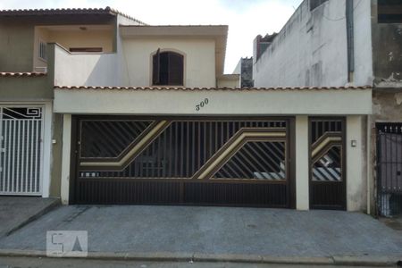 Casa à venda com 222m², 3 quartos e 3 vagasFachada