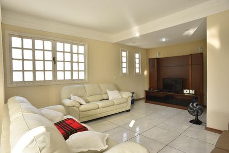 Sala de casa de condomínio à venda com 5 quartos, 385m² em Taquara, Rio de Janeiro