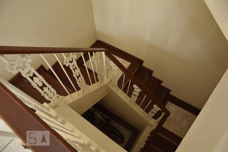 escada de casa de condomínio à venda com 5 quartos, 385m² em Taquara, Rio de Janeiro