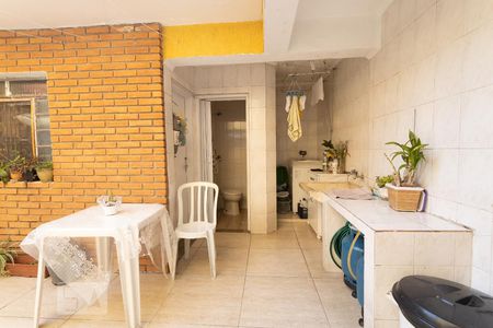 Casa à venda com 160m², 3 quartos e 2 vagas Casa à venda com 160m², 3 quartos e 2 vagasÁrea de Serviço