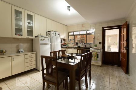 Casa à venda com 160m², 3 quartos e 2 vagas Casa à venda com 160m², 3 quartos e 2 vagasCozinha