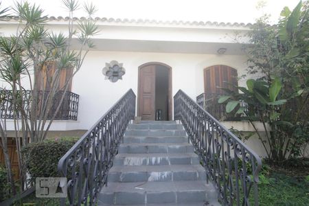 Casa para alugar com 380m², 4 quartos e 3 vagasEntrada