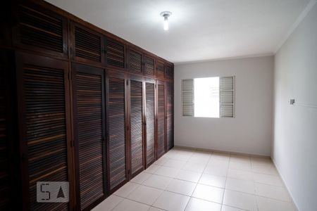 Casa à venda com 220m², 3 quartos e 4 vagasQuarto 4 - Suíte