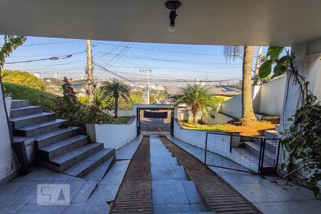Casa de condomínio à venda com 153m², 3 quartos e 2 vagasEntrada da Garagem