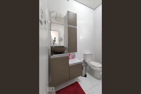 Casa de condomínio à venda com 153m², 3 quartos e 2 vagasBanheiro 2