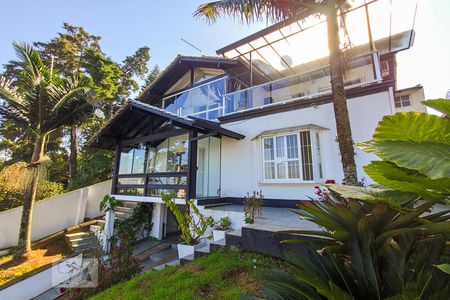 Casa de condomínio à venda com 153m², 3 quartos e 2 vagasFachada