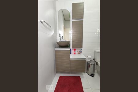 Casa de condomínio à venda com 153m², 3 quartos e 2 vagasBanheiro 2