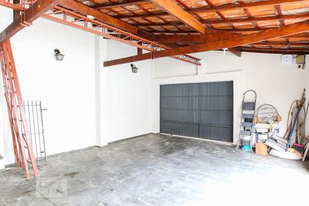 Casa para alugar com 379m², 4 quartos e 3 vagasFundos