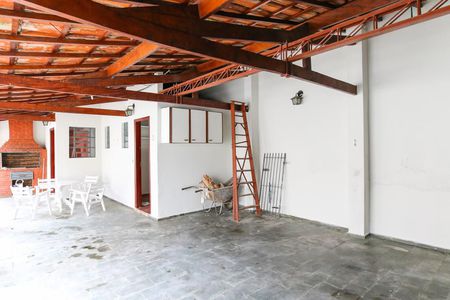 Casa para alugar com 379m², 4 quartos e 3 vagasFundos