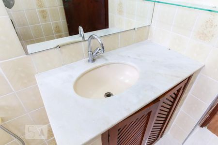 Casa para alugar com 379m², 4 quartos e 3 vagasBanheiro Social