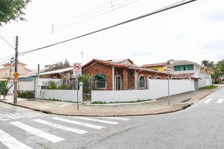 Casa para alugar com 379m², 4 quartos e 3 vagasFachada