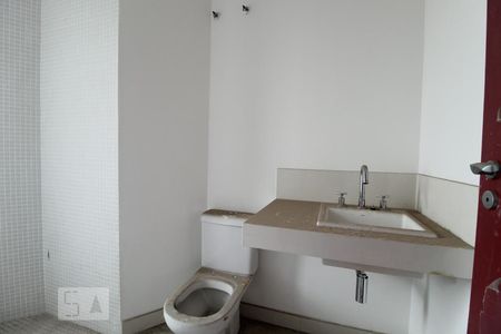 Apartamento para alugar com 275m², 4 quartos e 4 vagasBanheiro suíte 2