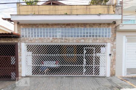 Casa à venda com 225m², 3 quartos e 2 vagasFachada