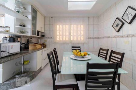 Casa à venda com 225m², 3 quartos e 2 vagasCozinha