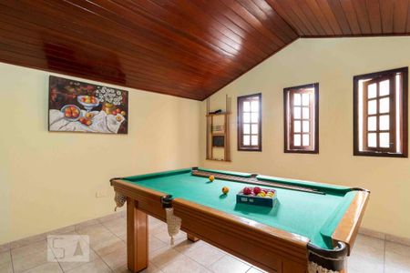 Casa à venda com 225m², 3 quartos e 2 vagasSótão