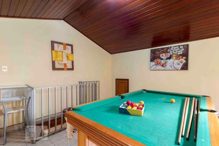 Casa à venda com 225m², 3 quartos e 2 vagasSótão