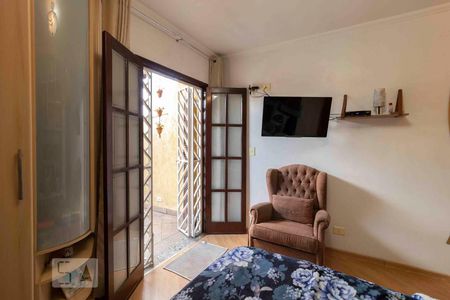 Casa à venda com 225m², 3 quartos e 2 vagasSuíte