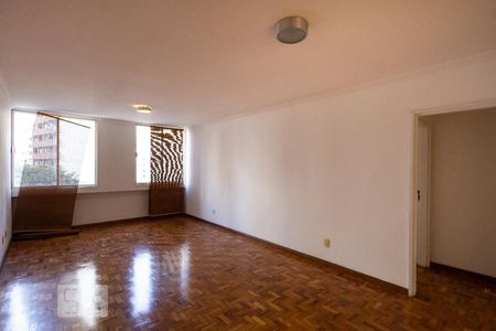 Sala de Apartamento com 2 quartos, 132m² Jardim Paulista
