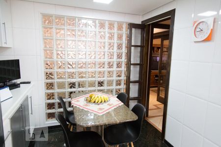 Casa à venda com 260m², 3 quartos e 3 vagasCozinha