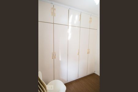 Casa à venda com 260m², 3 quartos e 3 vagasQuarto de Serviço