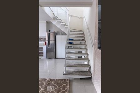 Casa à venda com 420m², 5 quartos e 3 vagasEscada interna