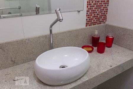 Casa à venda com 420m², 5 quartos e 3 vagasBanheiro Social