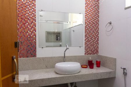 Casa à venda com 420m², 5 quartos e 3 vagasBanheiro Social