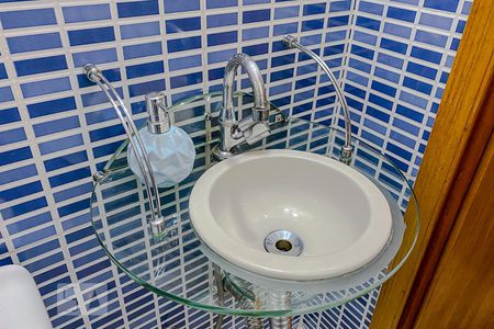 DetalheLavabo de casa para alugar com 2 quartos, 160m² em Vila Invernada, São Paulo