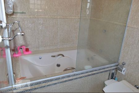 Casa à venda com 507m², 6 quartos e 2 vagasBanheiro da Suíte 6