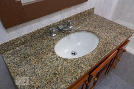 Apartamento para alugar com 65m², 2 quartos e 1 vagaBanheiro Social